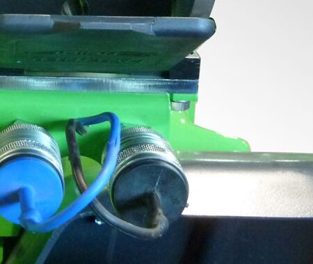 Second Auxiliary Hydraulics Outlet in the Front